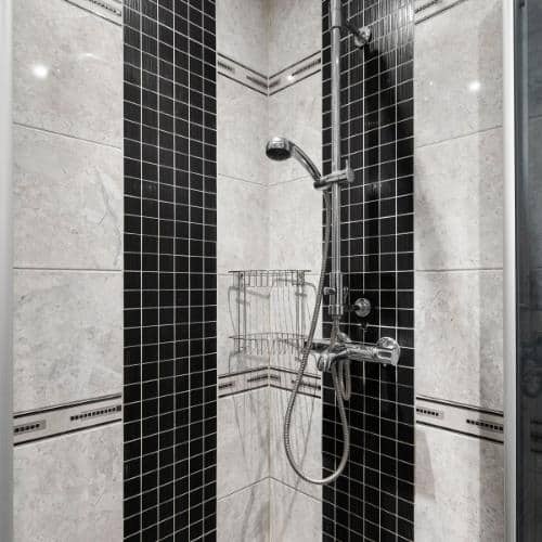 Trasformare la vasca in box doccia, il trend più ricorrente per la ristrutturazione bagno.